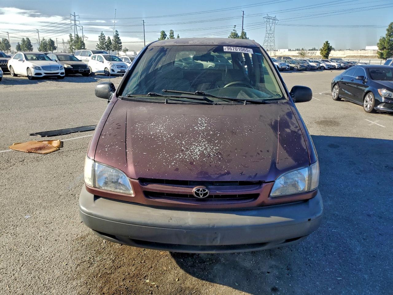 1998 TOYOTA SIENNA LE photo 5