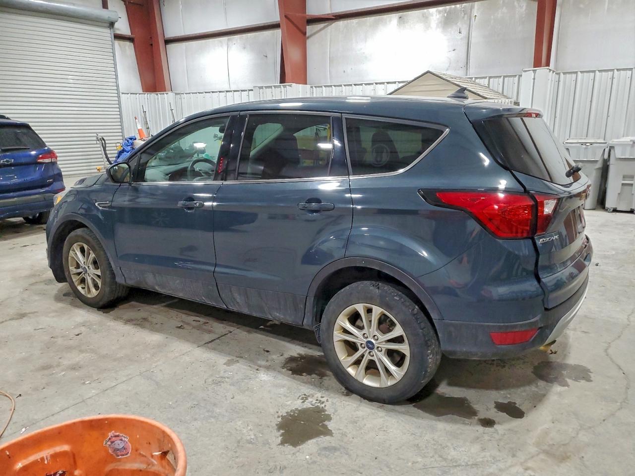 2019 FORD ESCAPE SE photo 2
