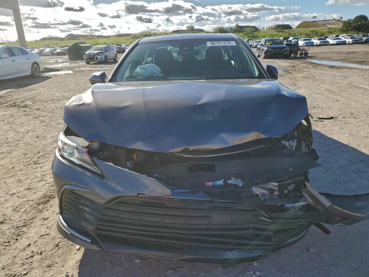 2021 TOYOTA CAMRY LE photo 5
