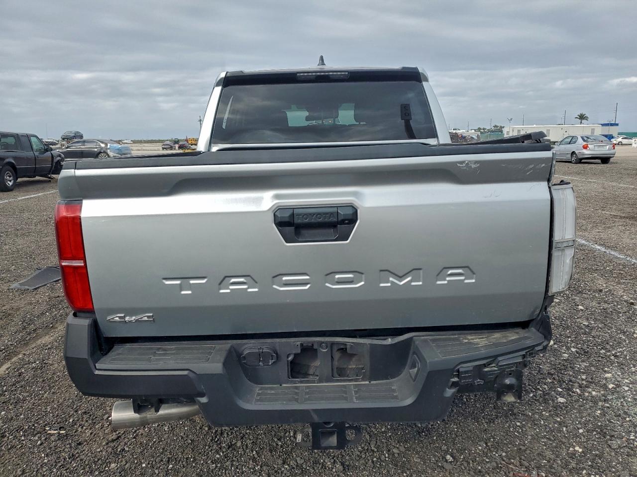 2025 TOYOTA TACOMA DOUBLE CAB photo 6