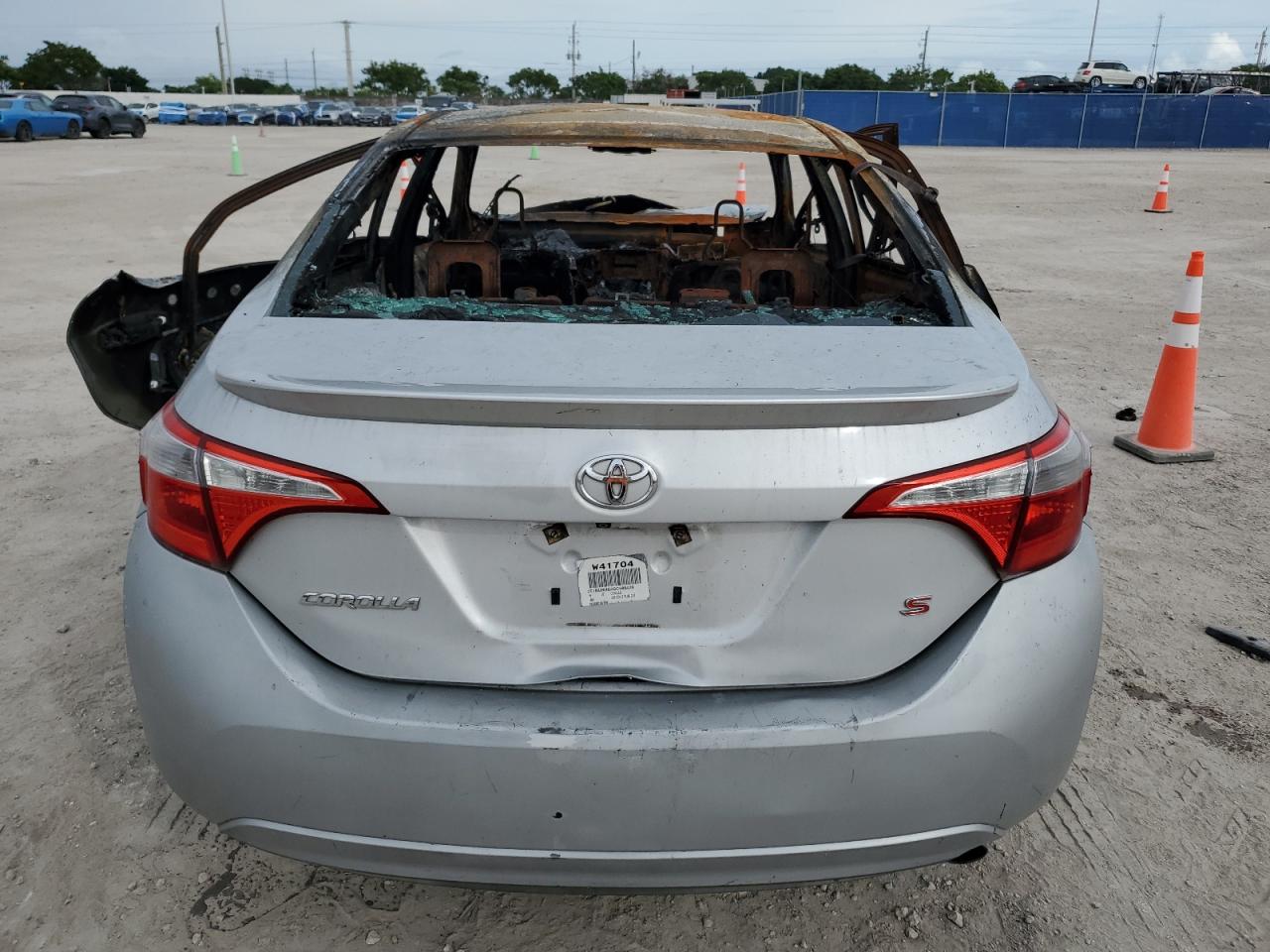 2016 TOYOTA COROLLA L photo 6