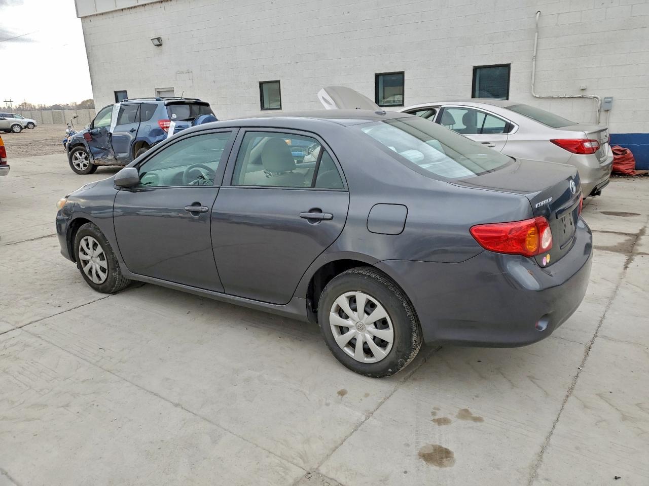 2010 TOYOTA COROLLA BASE photo 2