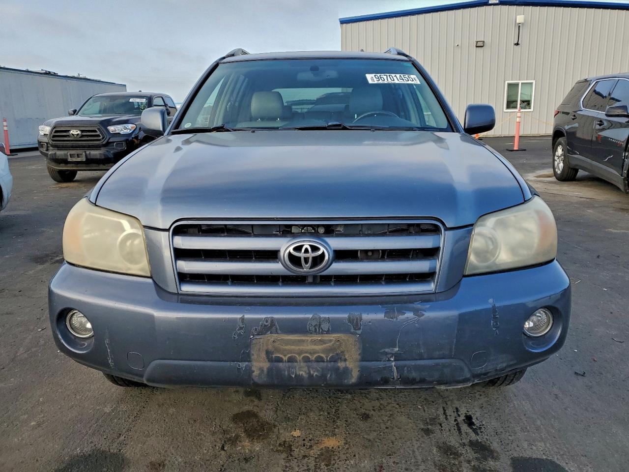 2004 TOYOTA HIGHLANDER photo 5
