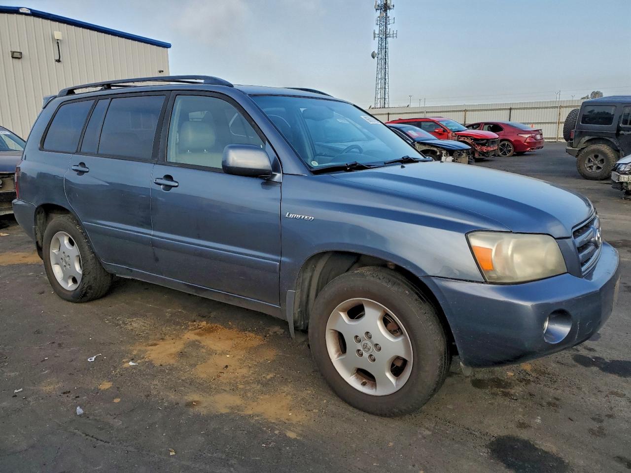 2004 TOYOTA HIGHLANDER photo 4