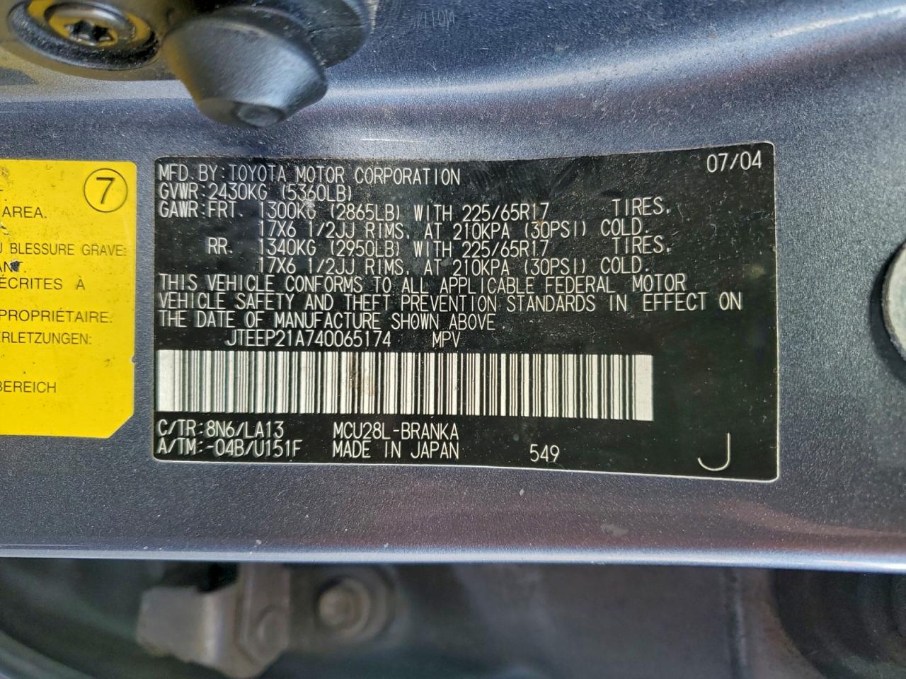 2004 TOYOTA HIGHLANDER photo 13