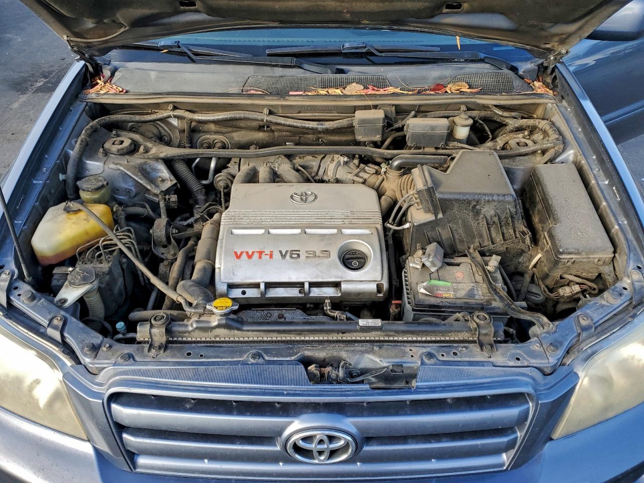 2004 TOYOTA HIGHLANDER photo 12