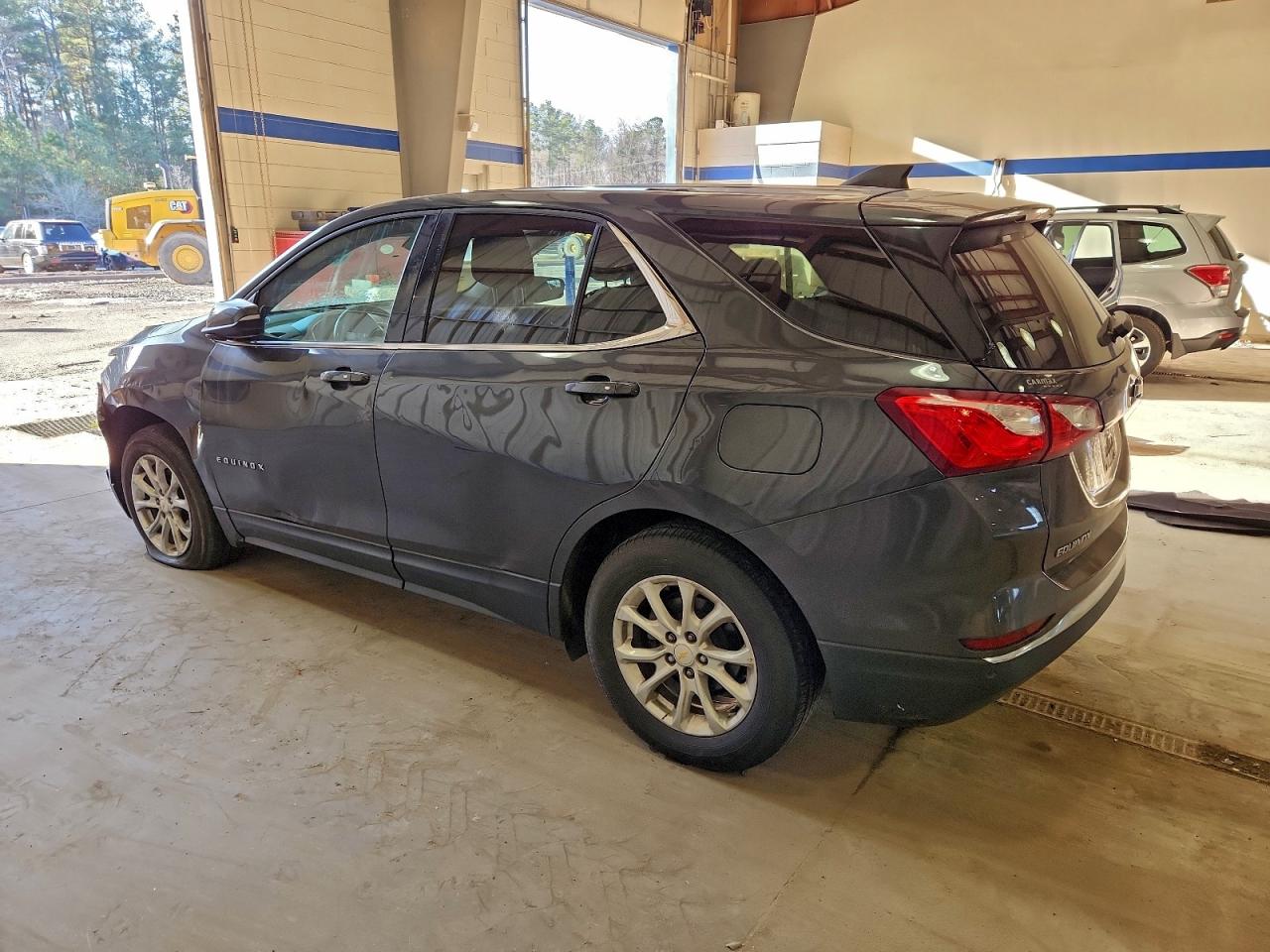 2018 CHEVROLET EQUINOX LT photo 2