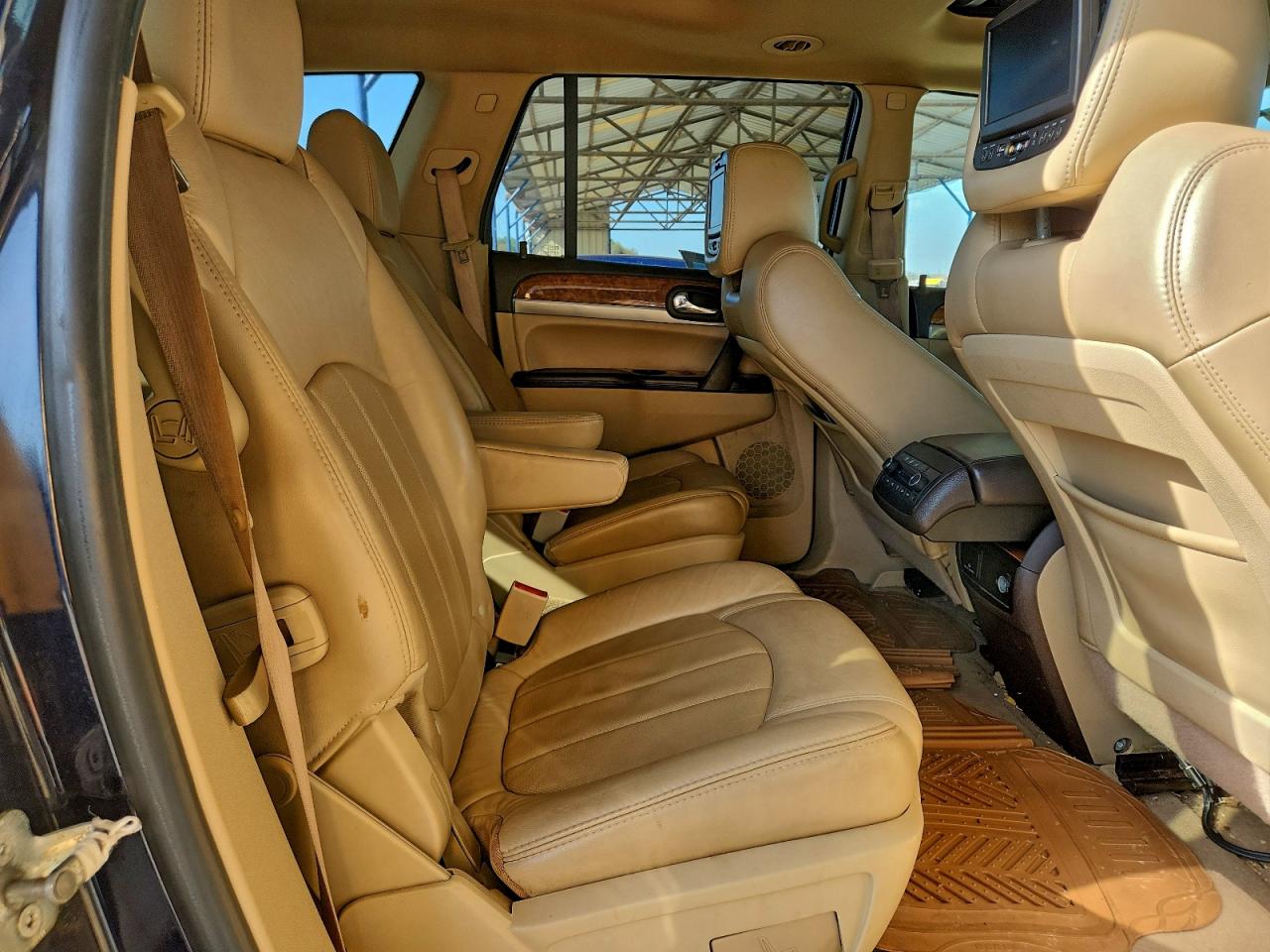 2011 BUICK ENCLAVE CXL photo 21