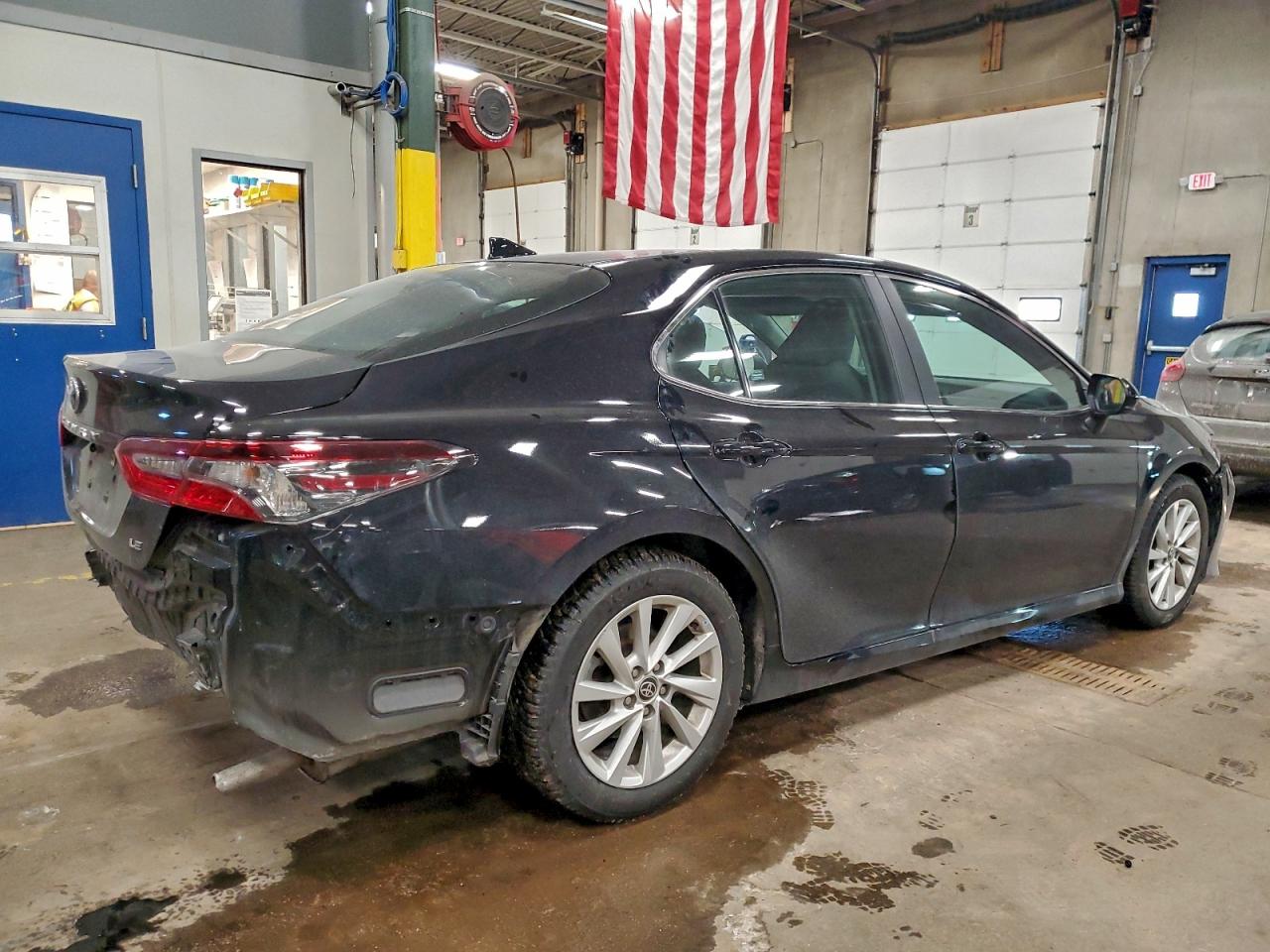 2023 TOYOTA CAMRY LE photo 5