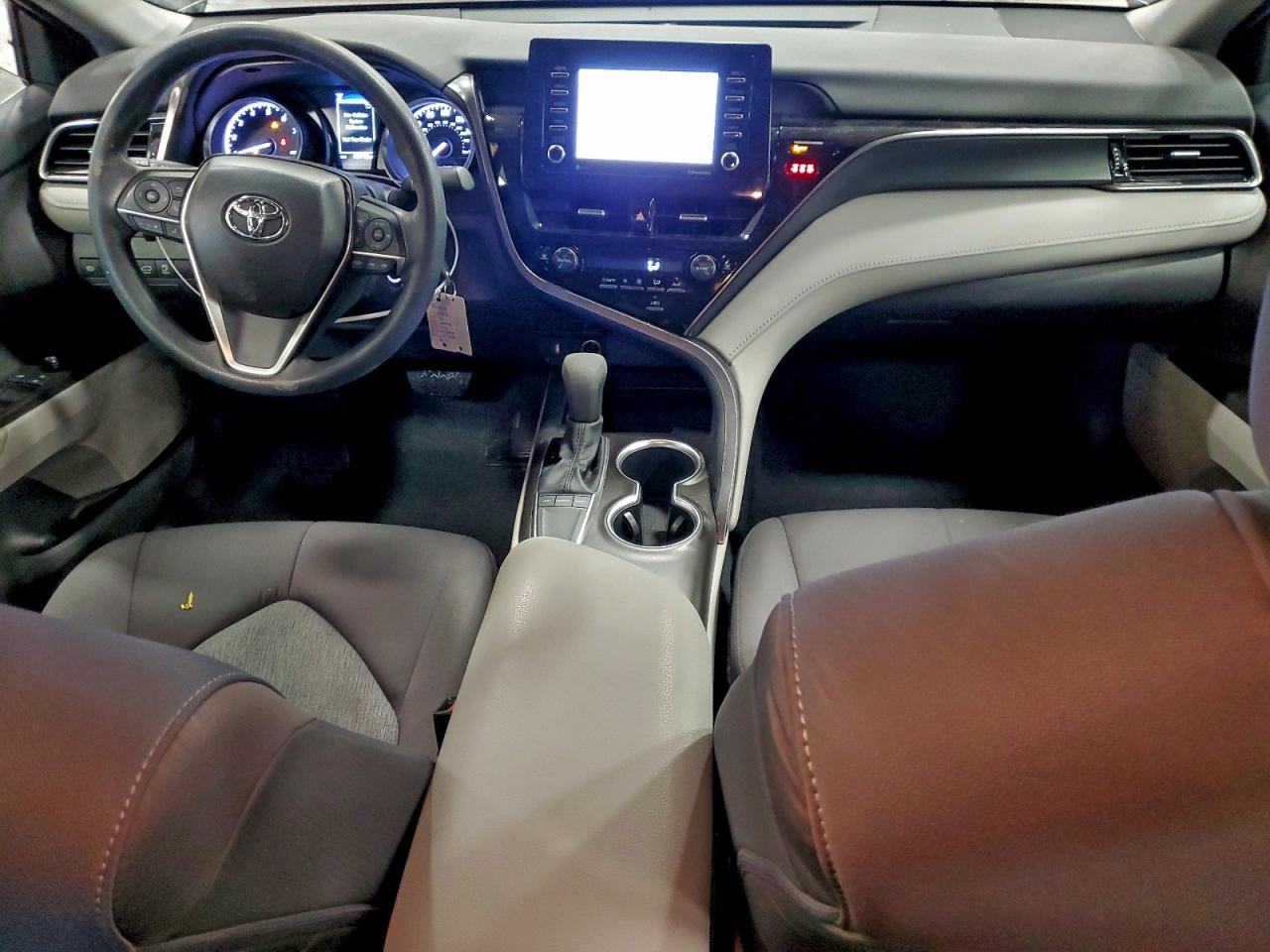 2023 TOYOTA CAMRY LE photo 15