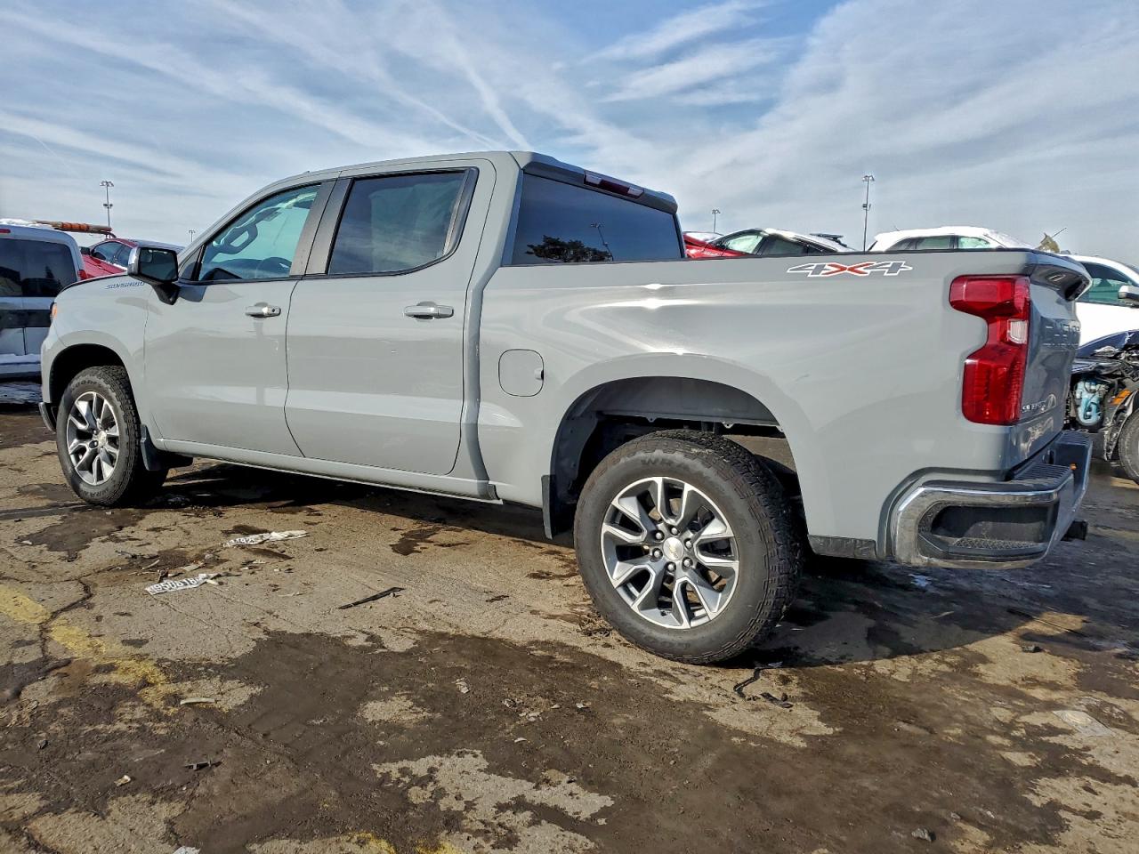 2024 CHEVROLET SILVERADO K1500 LT-L photo 3