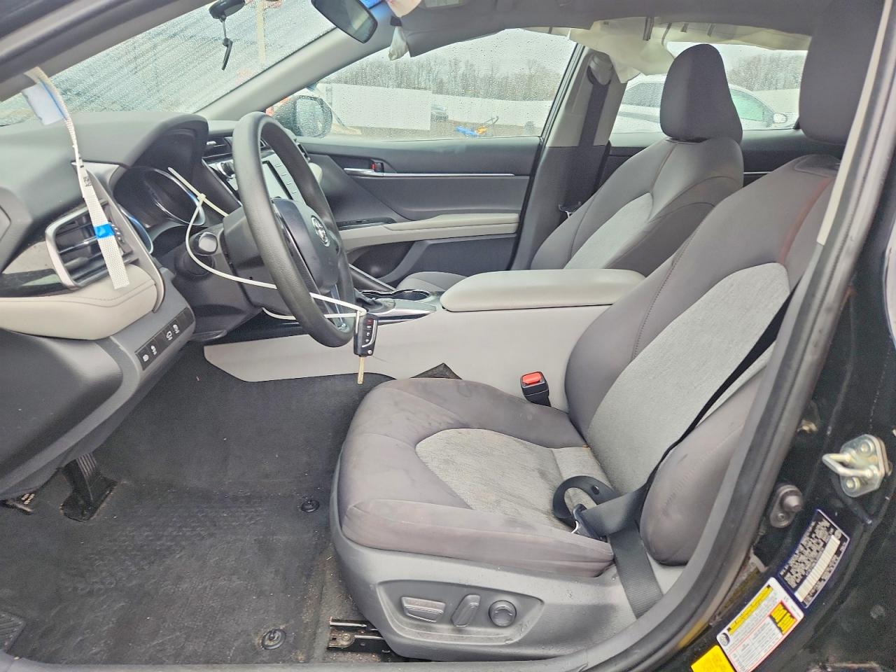 2020 TOYOTA CAMRY LE photo 7