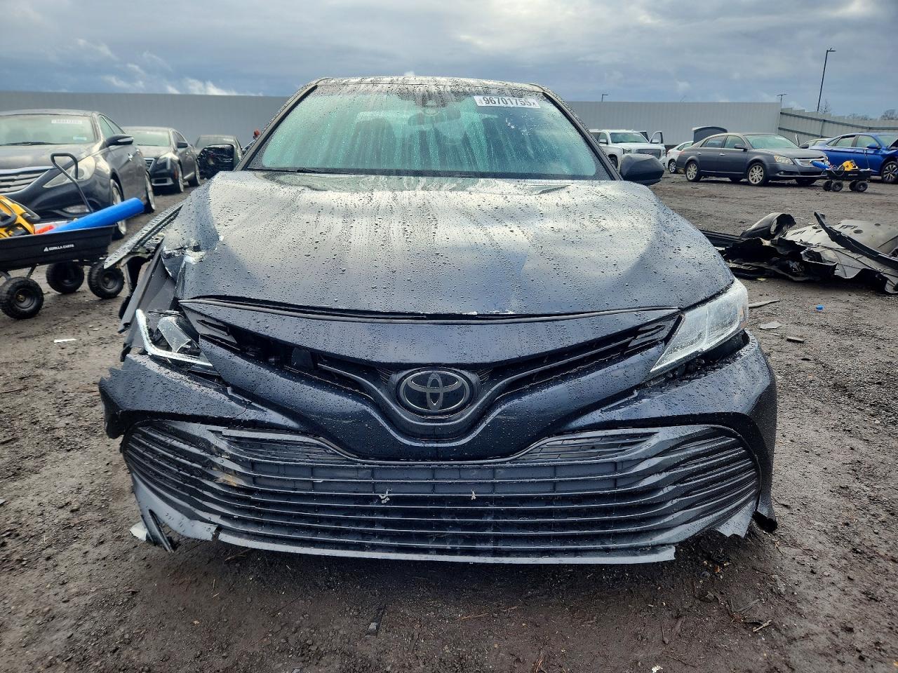 2020 TOYOTA CAMRY LE photo 5