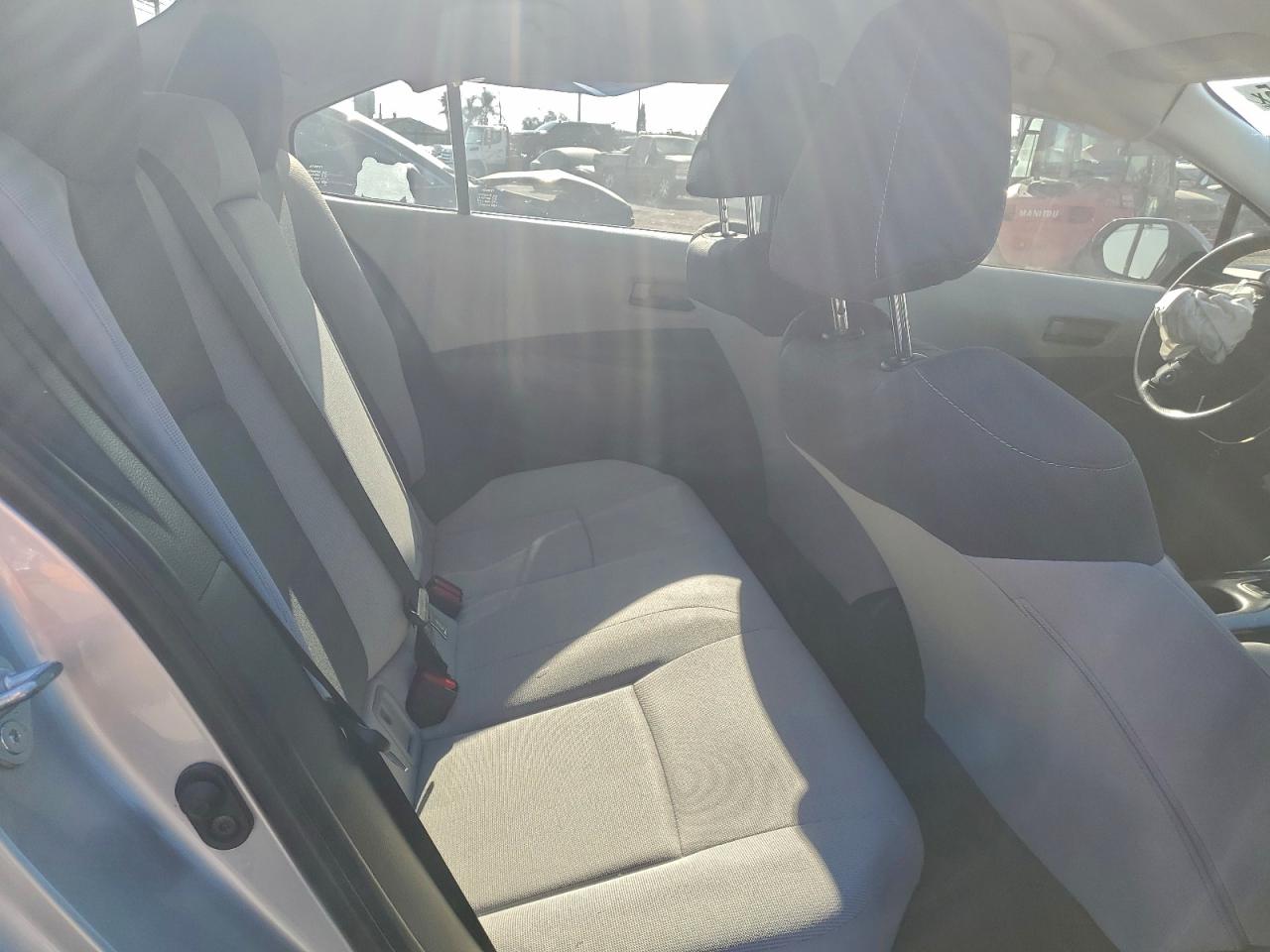 2022 TOYOTA COROLLA LE photo 10