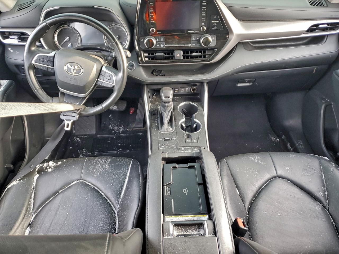 2022 TOYOTA HIGHLANDER XLE photo 8