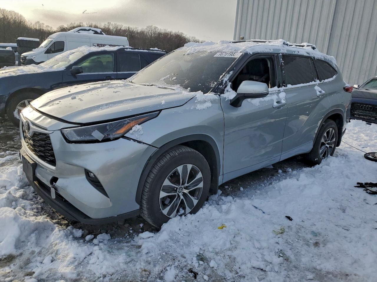 2022 TOYOTA HIGHLANDER