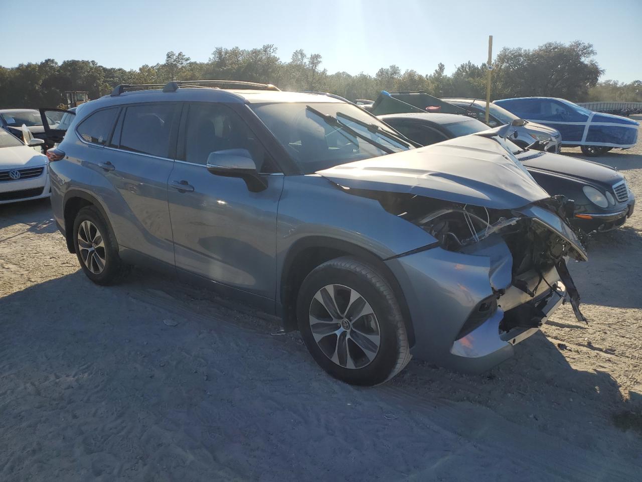 2024 TOYOTA HIGHLANDER LE photo 4
