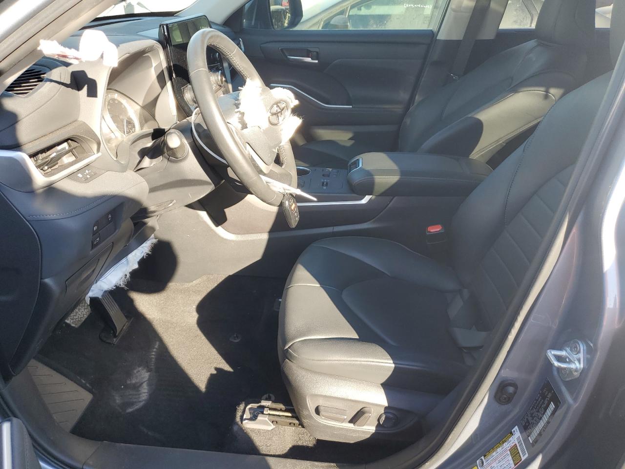 2024 TOYOTA HIGHLANDER LE photo 7