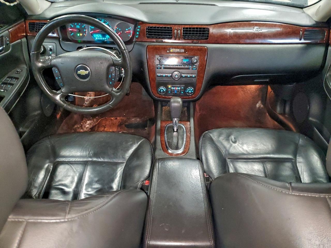 2011 CHEVROLET IMPALA LT photo 8