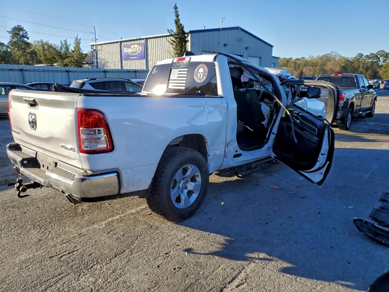 2023 RAM 1500 BIG HORN/LONE STAR photo 3