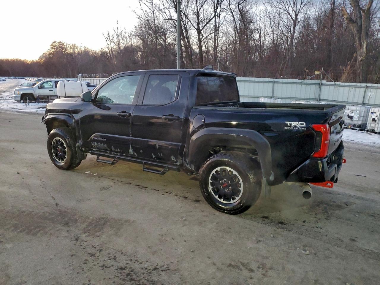 2024 TOYOTA TACOMA DOUBLE CAB photo 2
