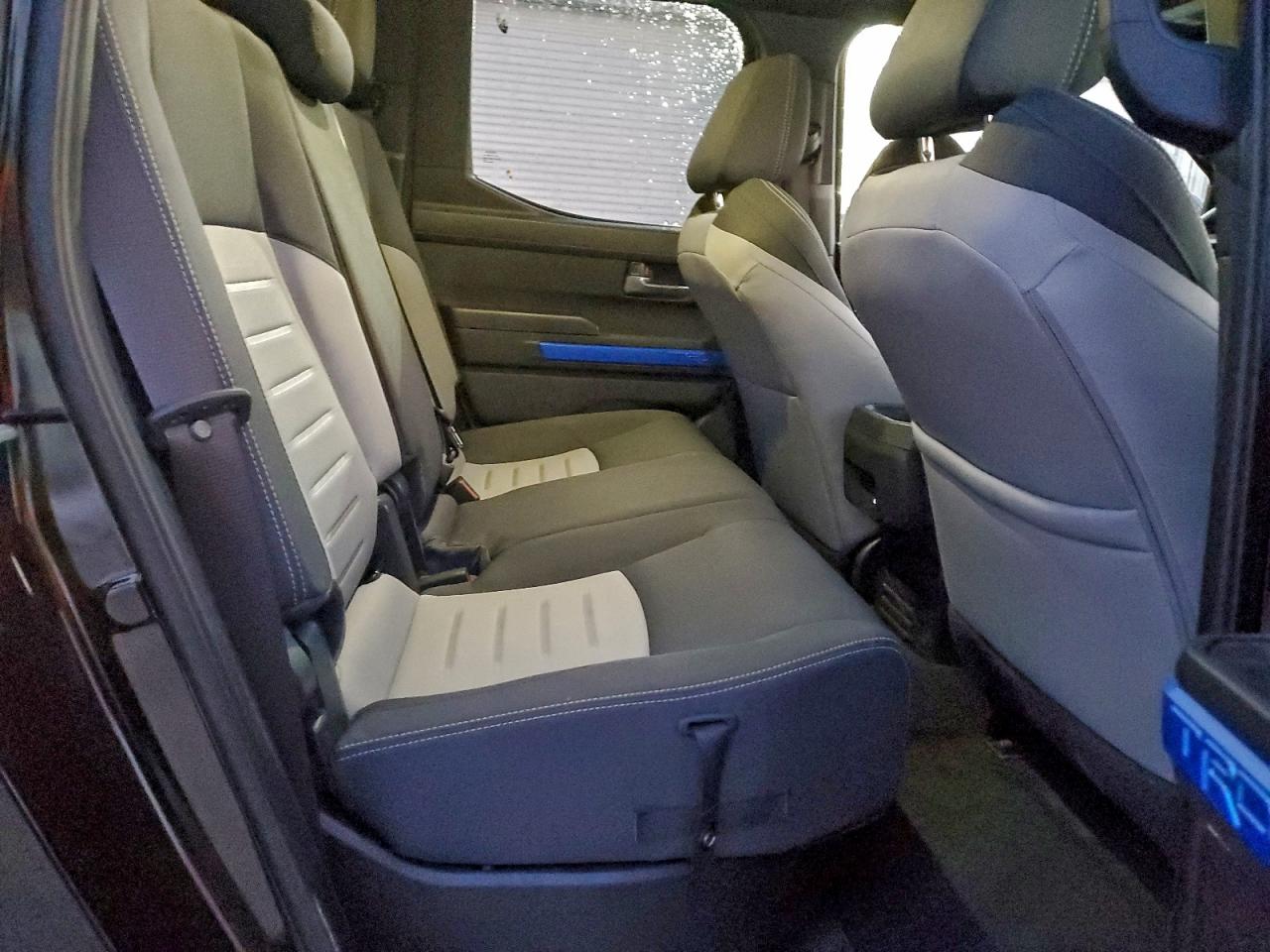 2024 TOYOTA TACOMA DOUBLE CAB photo 10