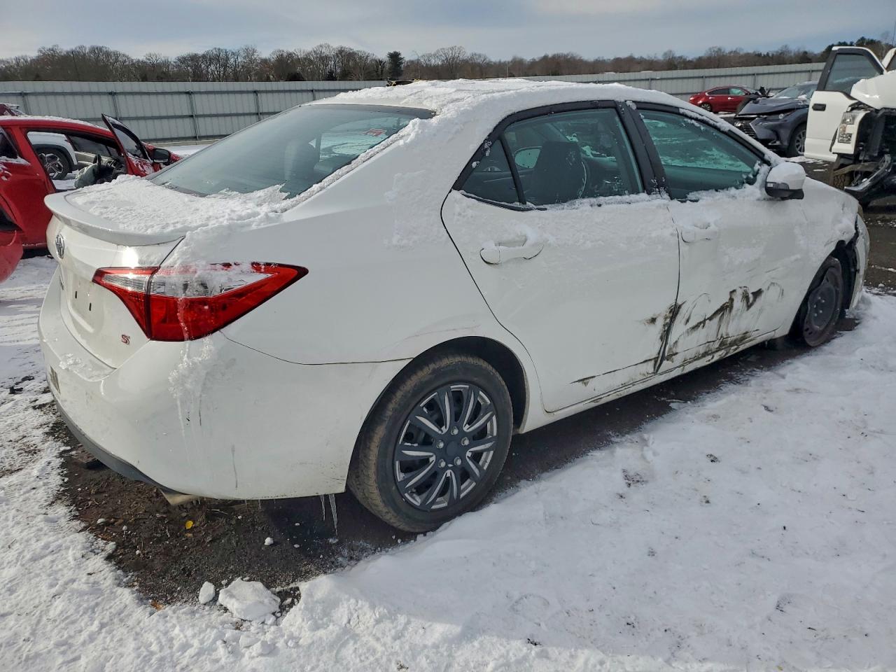 2014 TOYOTA COROLLA L photo 3