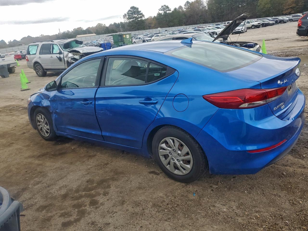 2017 HYUNDAI ELANTRA SE photo 2