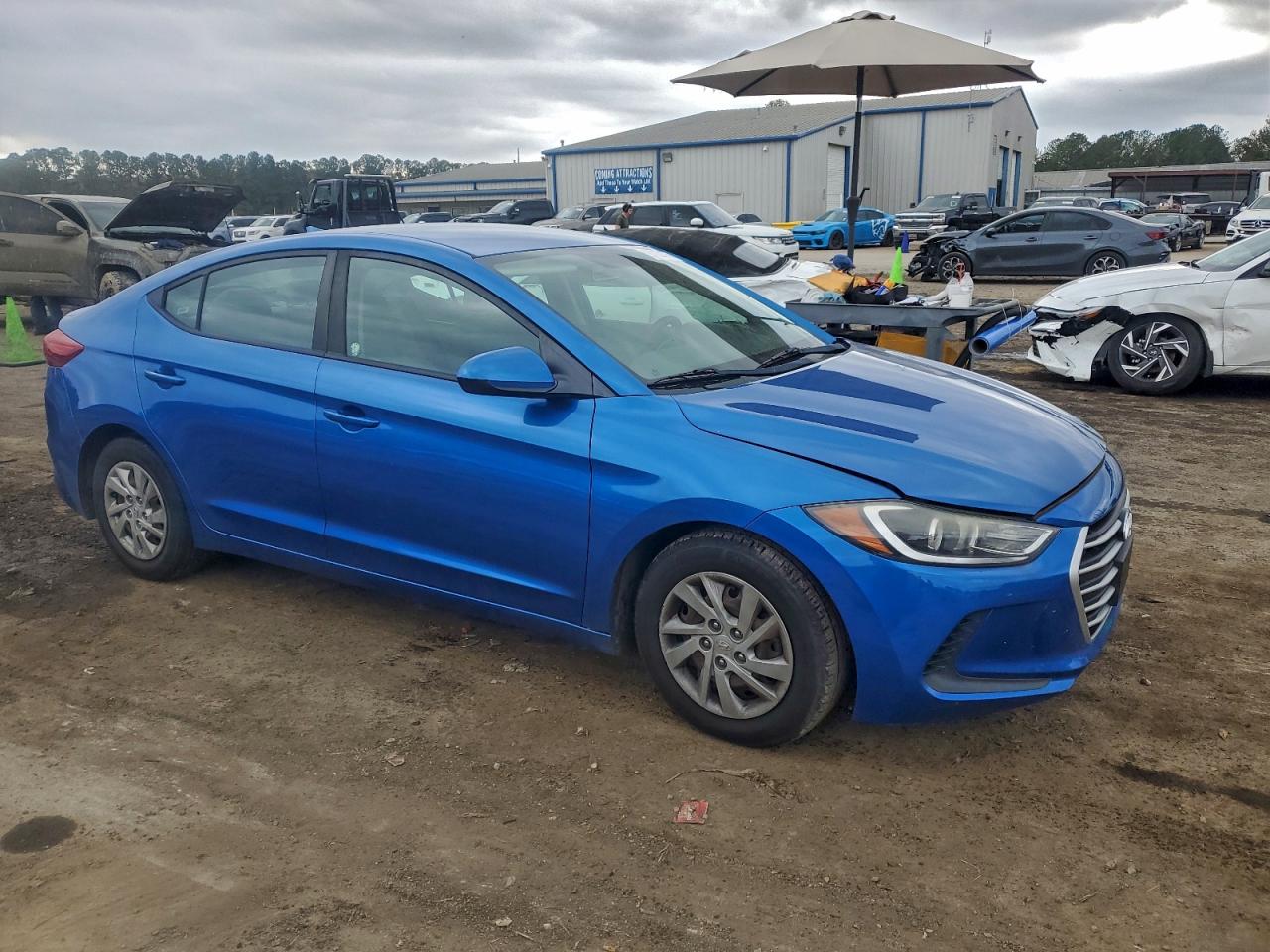 2017 HYUNDAI ELANTRA SE photo 4