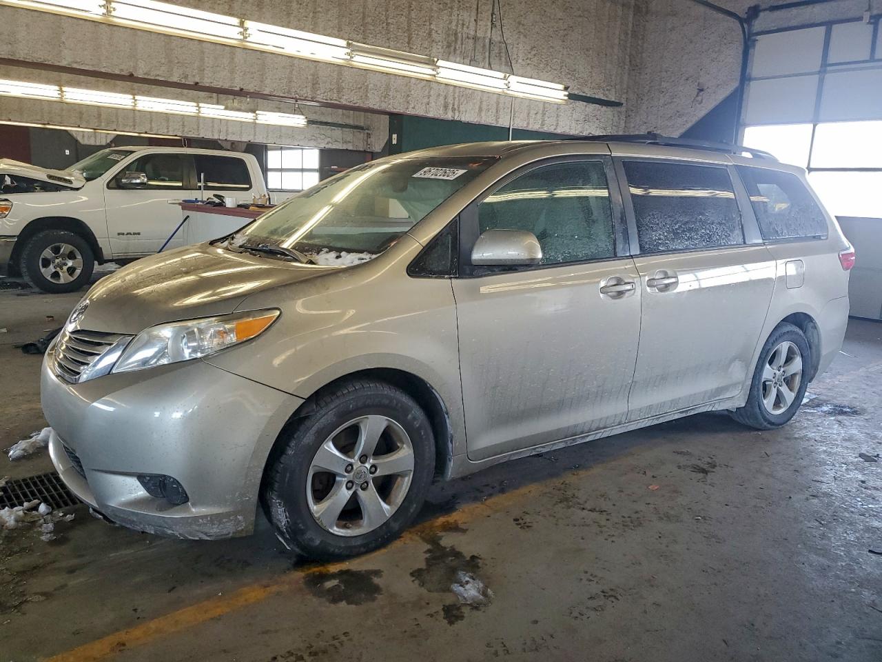 2017 TOYOTA SIENNA