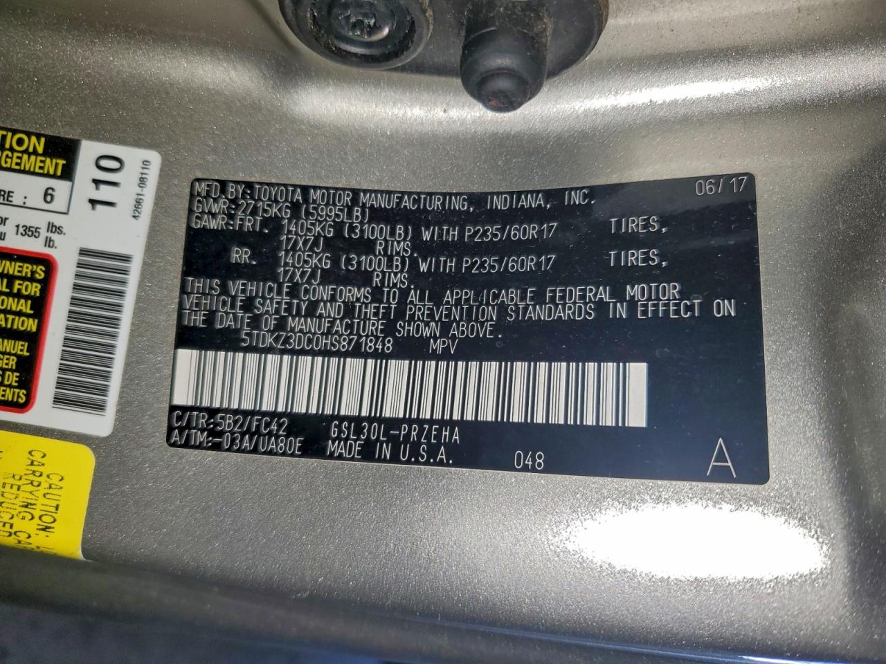 2017 TOYOTA SIENNA LE photo 13