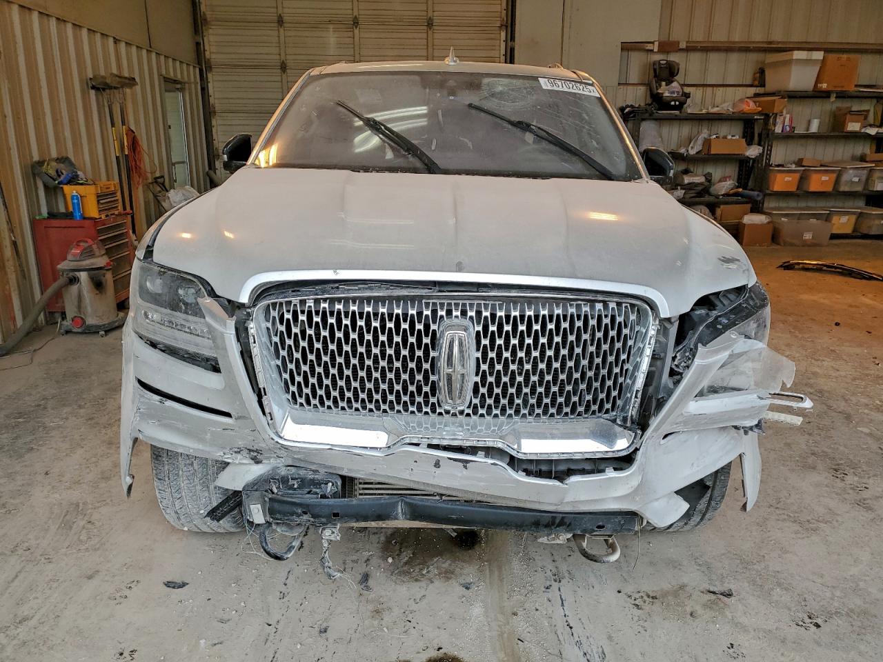 2019 LINCOLN NAVIGATOR RESERVE photo 9
