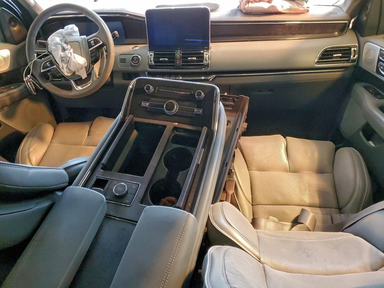 2019 LINCOLN NAVIGATOR RESERVE photo 15