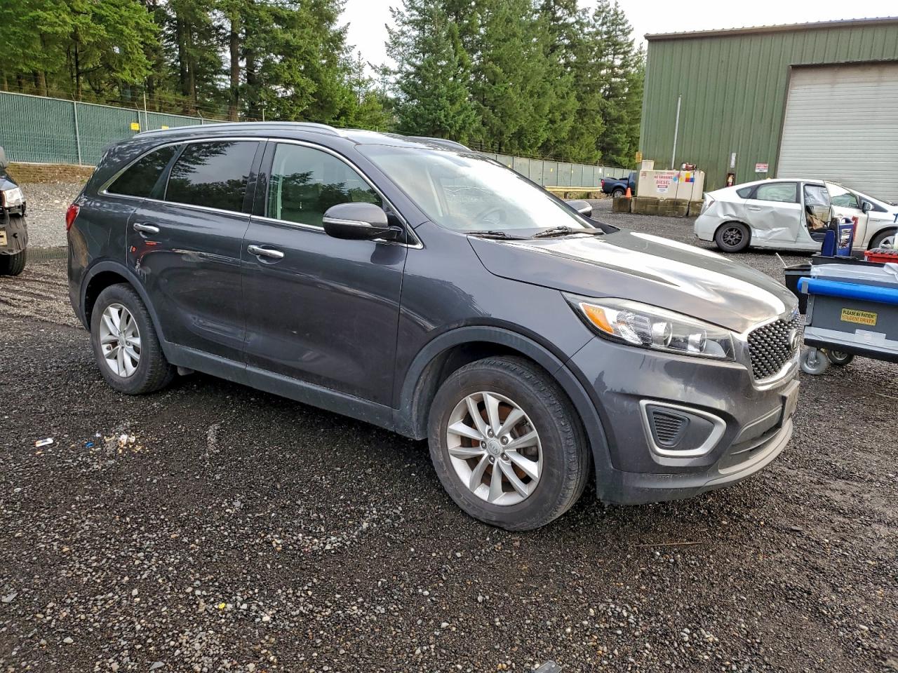2017 KIA SORENTO LX photo 4