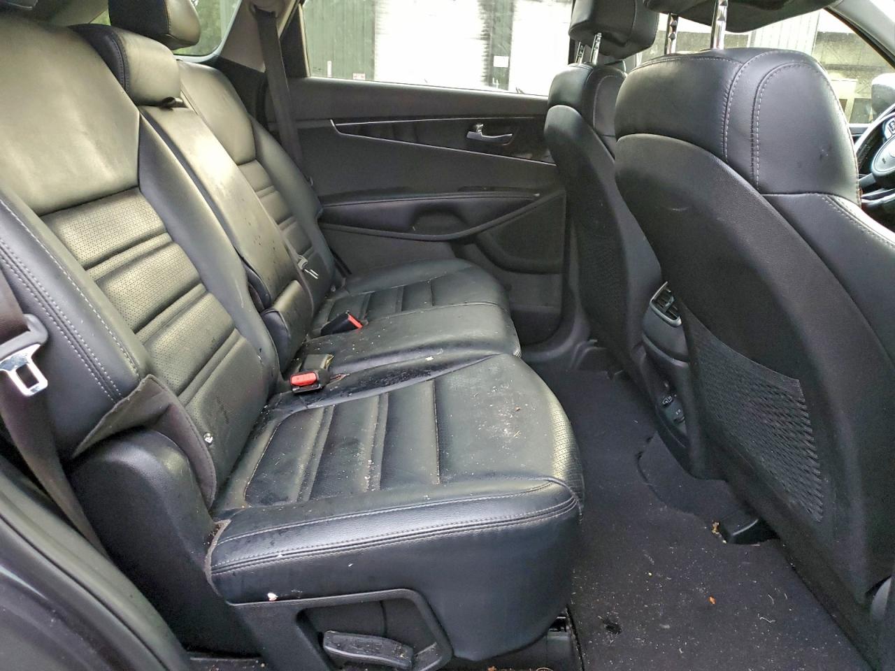 2017 KIA SORENTO LX photo 11