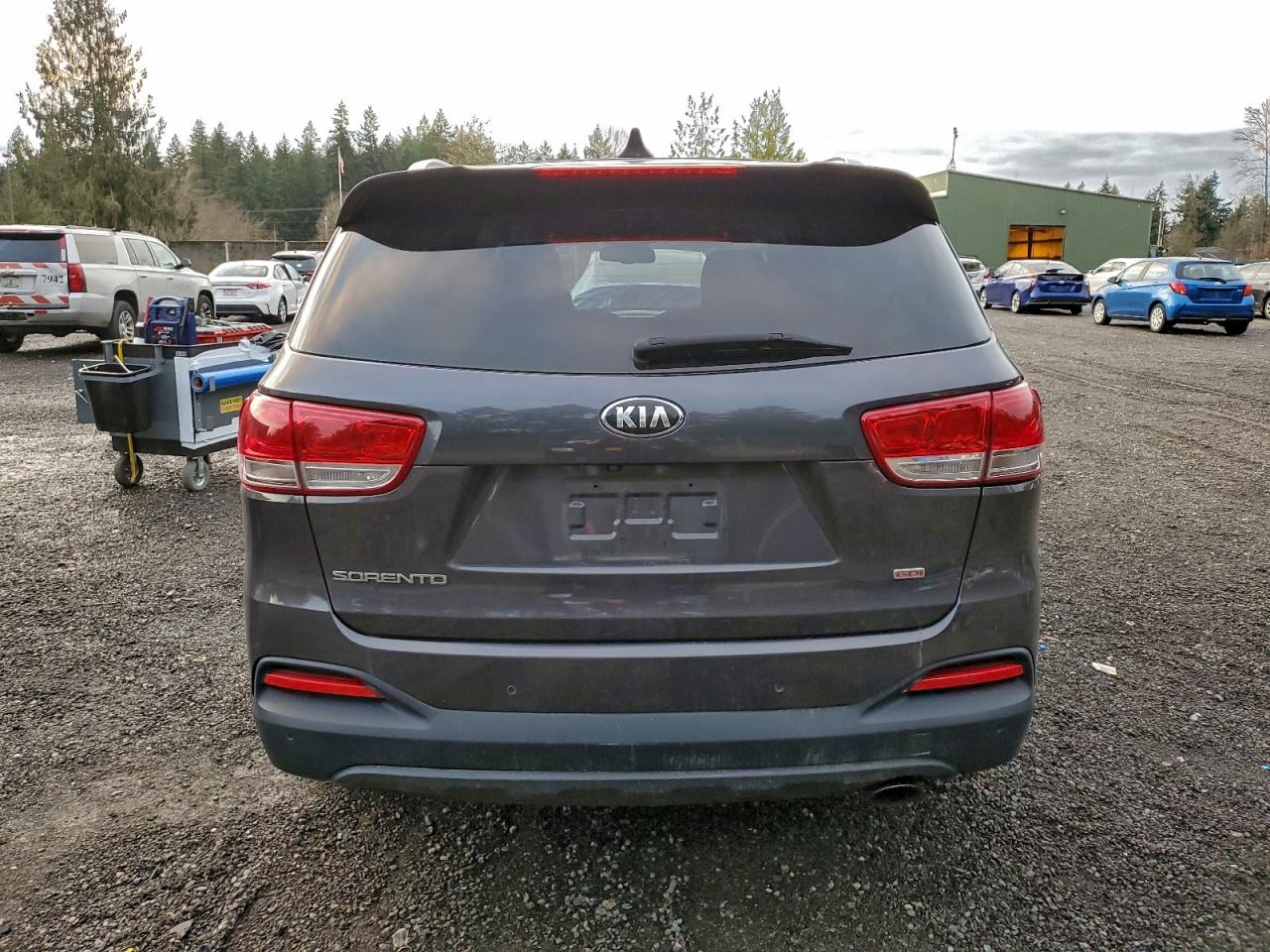 2017 KIA SORENTO LX photo 6