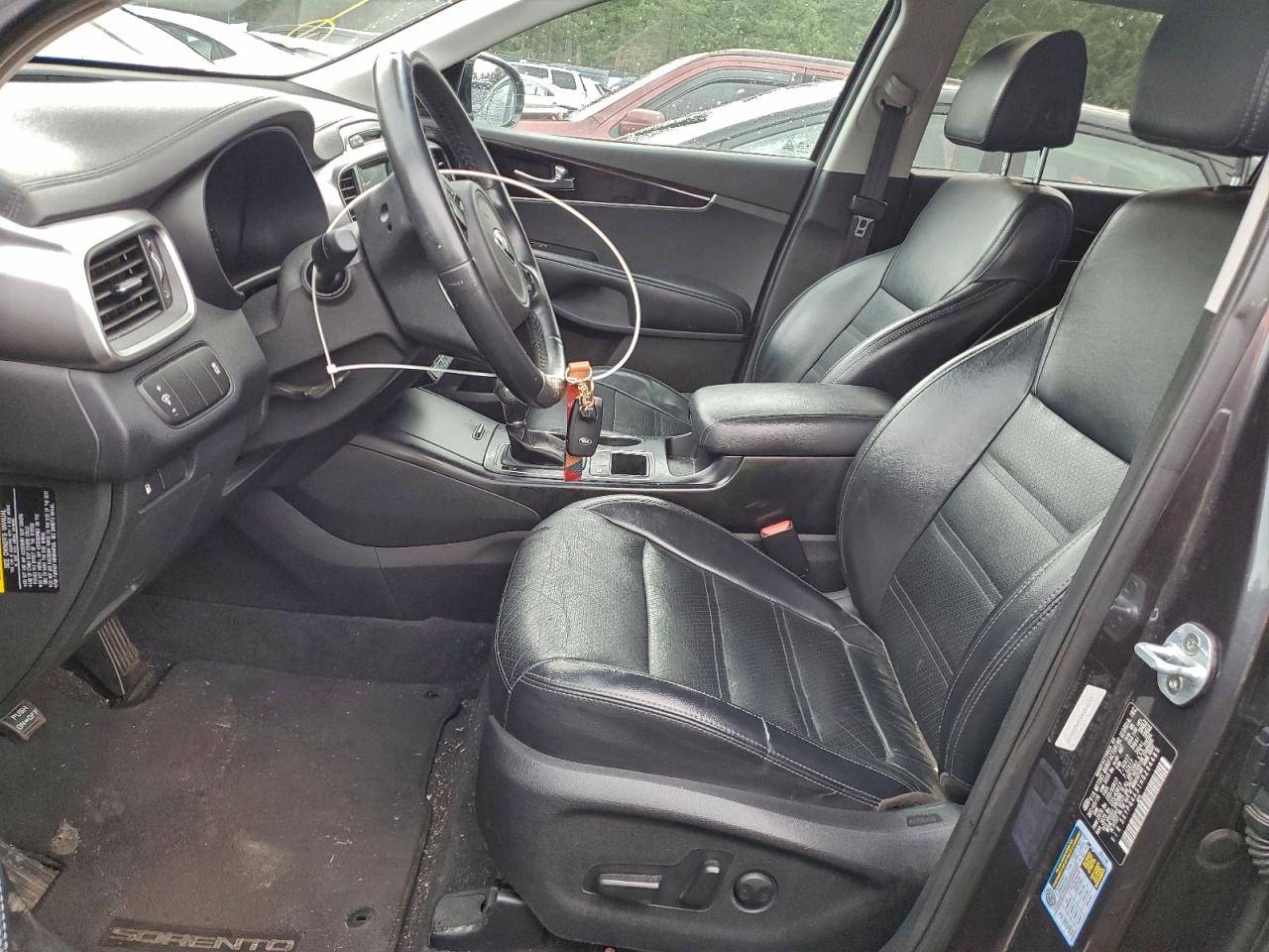 2017 KIA SORENTO LX photo 7