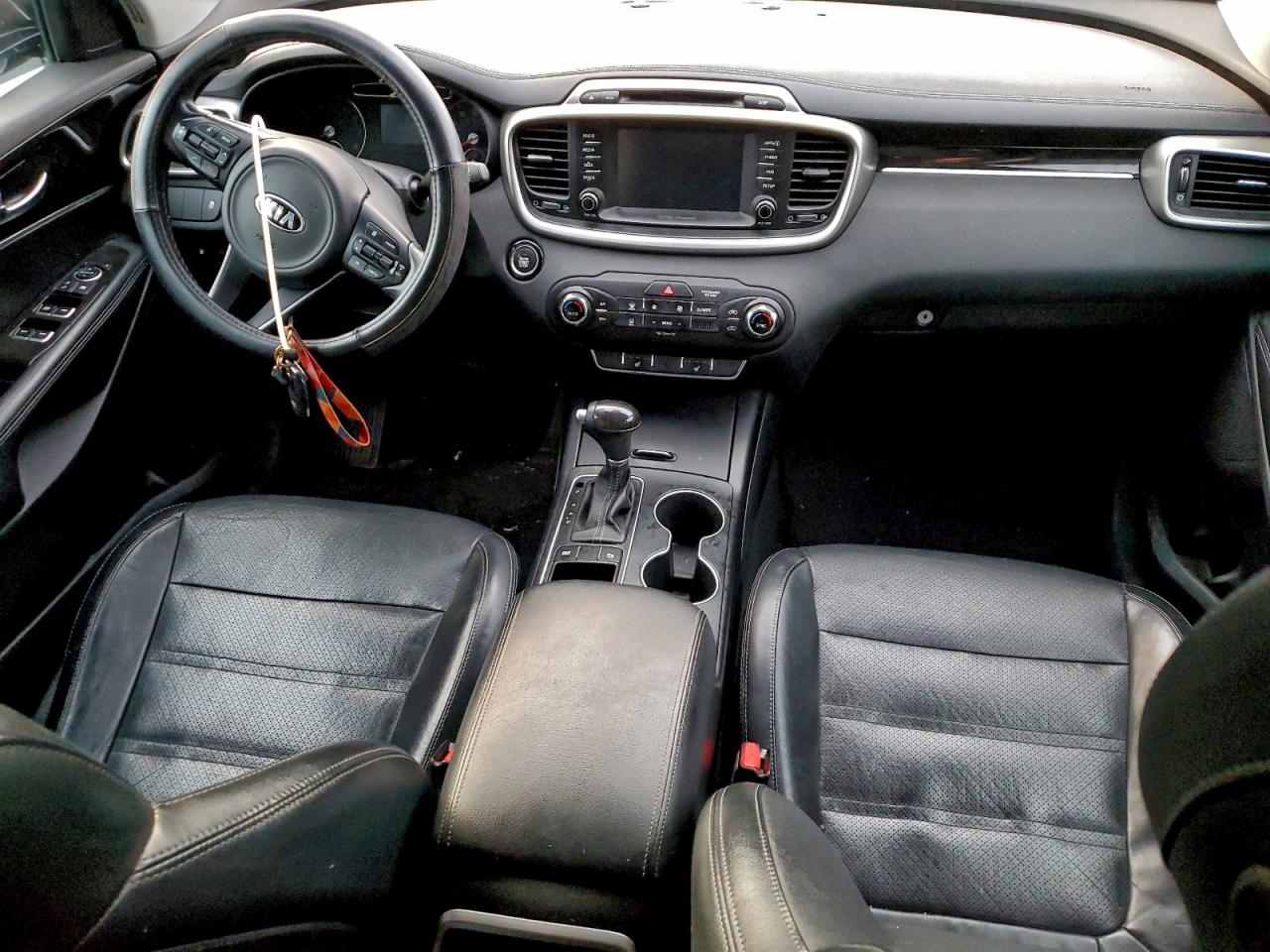2017 KIA SORENTO LX photo 8