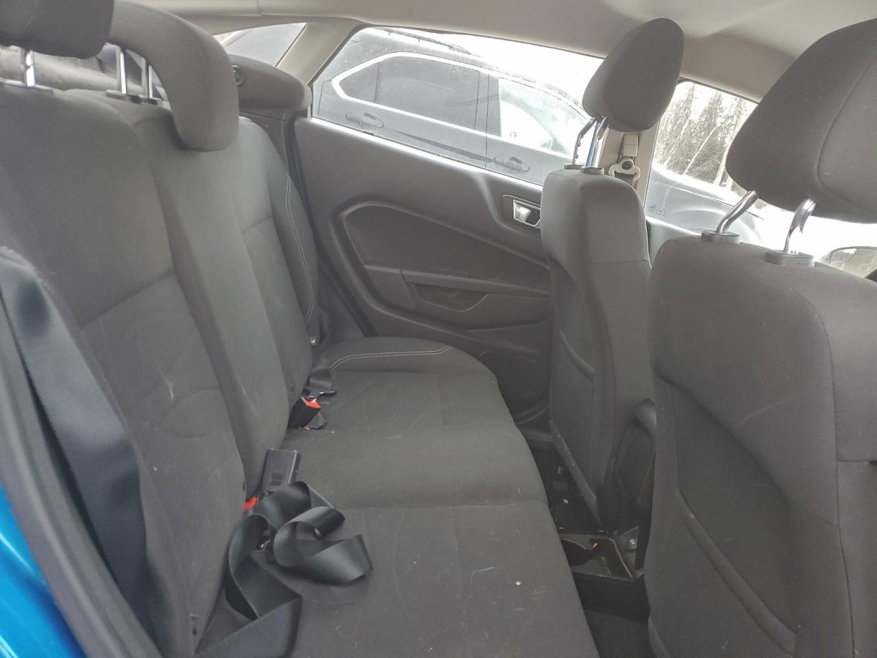 2016 FORD FIESTA SE photo 10