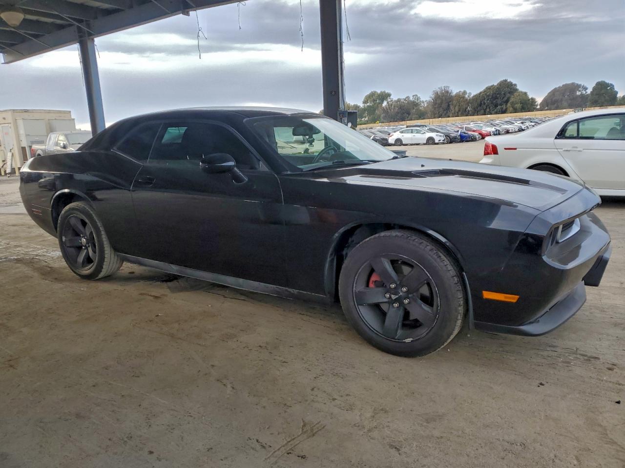 2012 DODGE CHALLENGER SXT photo 4