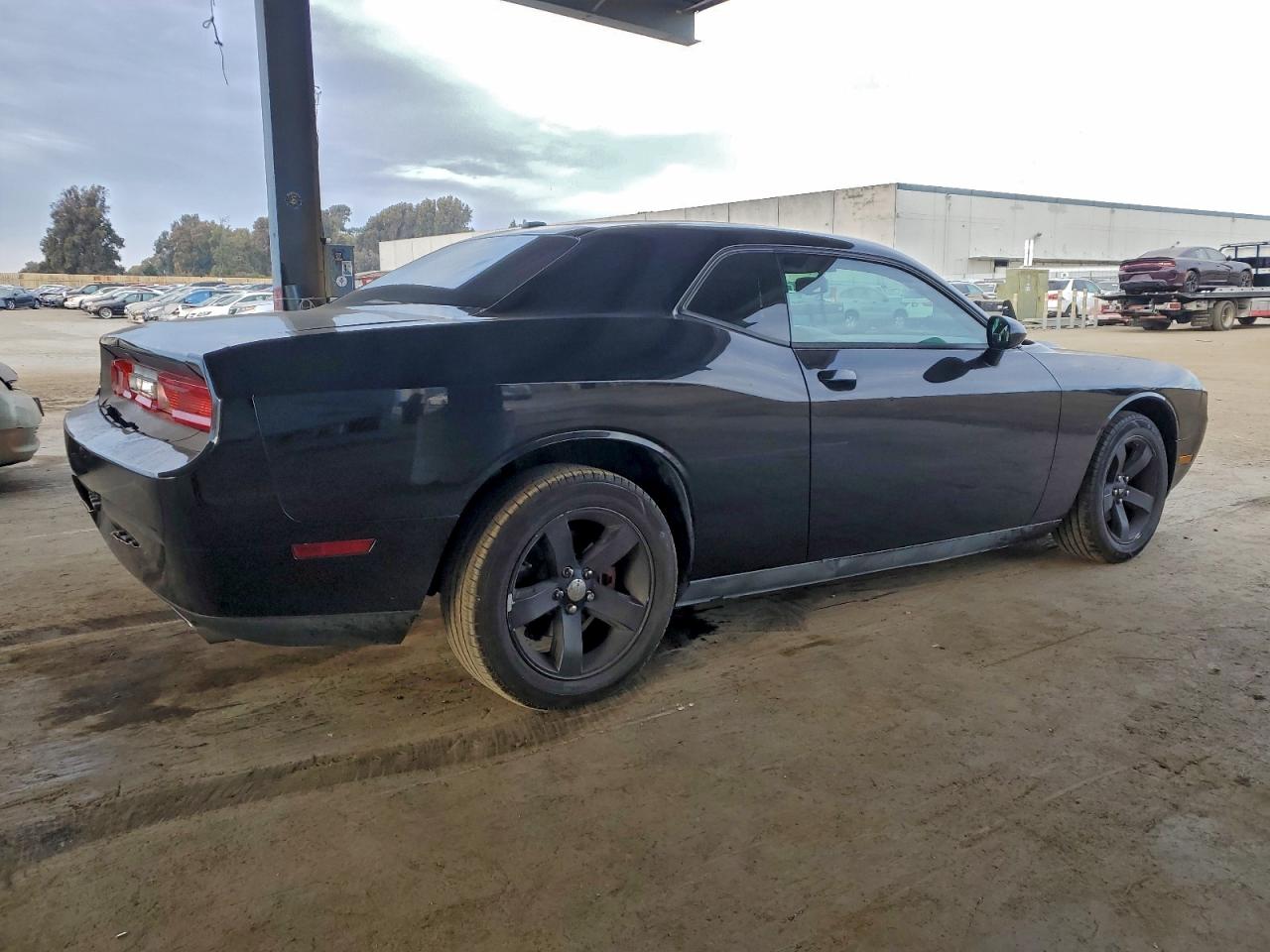 2012 DODGE CHALLENGER SXT photo 3