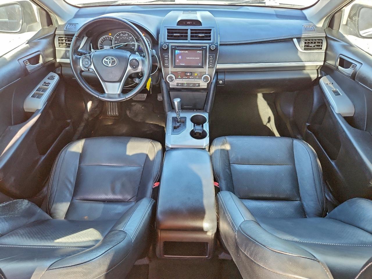 2014 TOYOTA CAMRY L photo 8