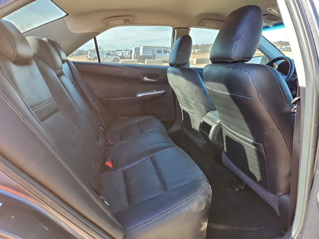 2014 TOYOTA CAMRY L photo 10