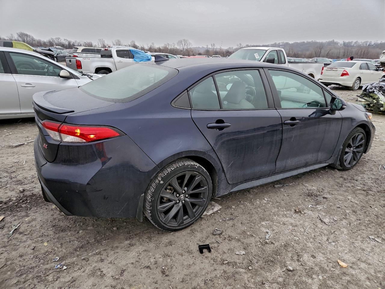 2023 TOYOTA COROLLA SE photo 3