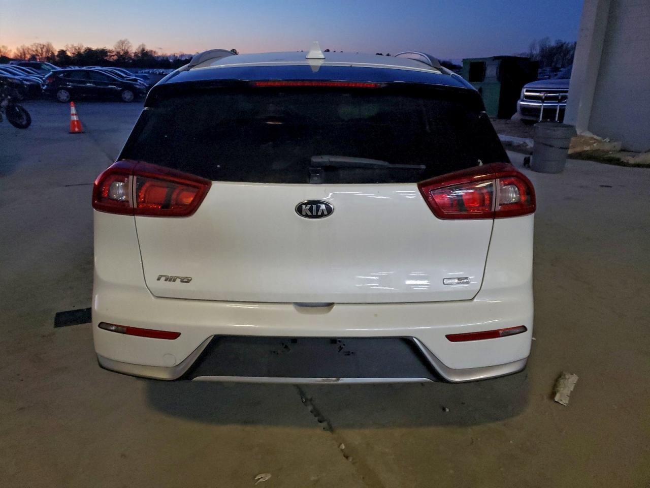 2018 KIA NIRO FE photo 6