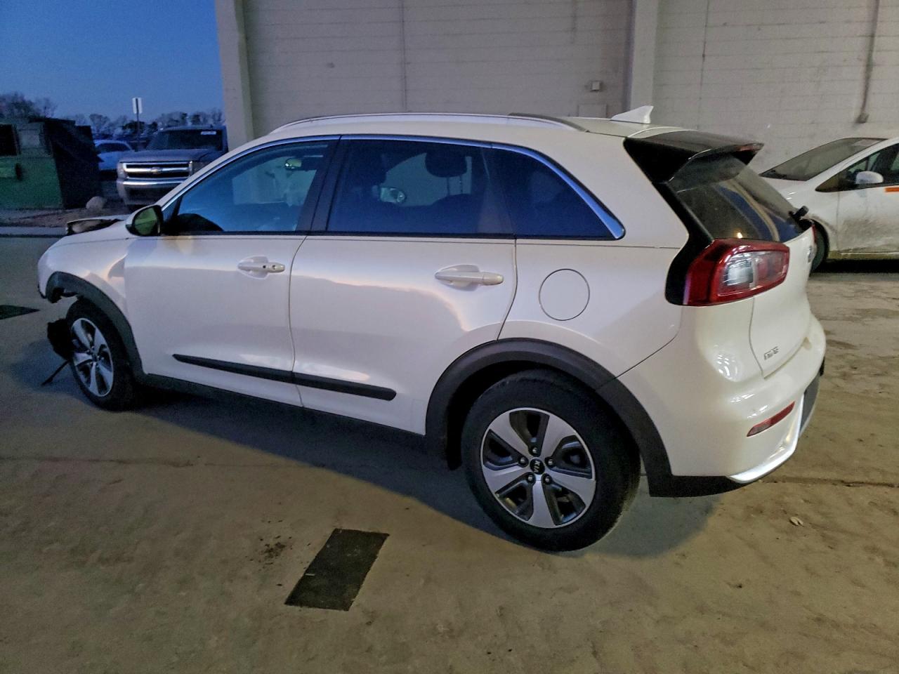 2018 KIA NIRO FE photo 2