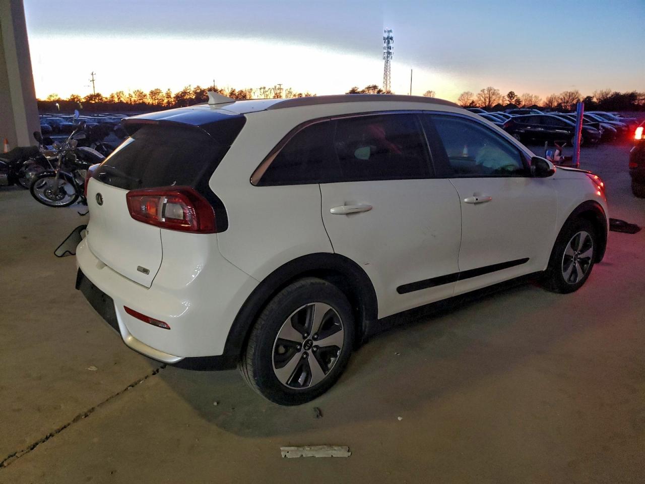 2018 KIA NIRO FE photo 3