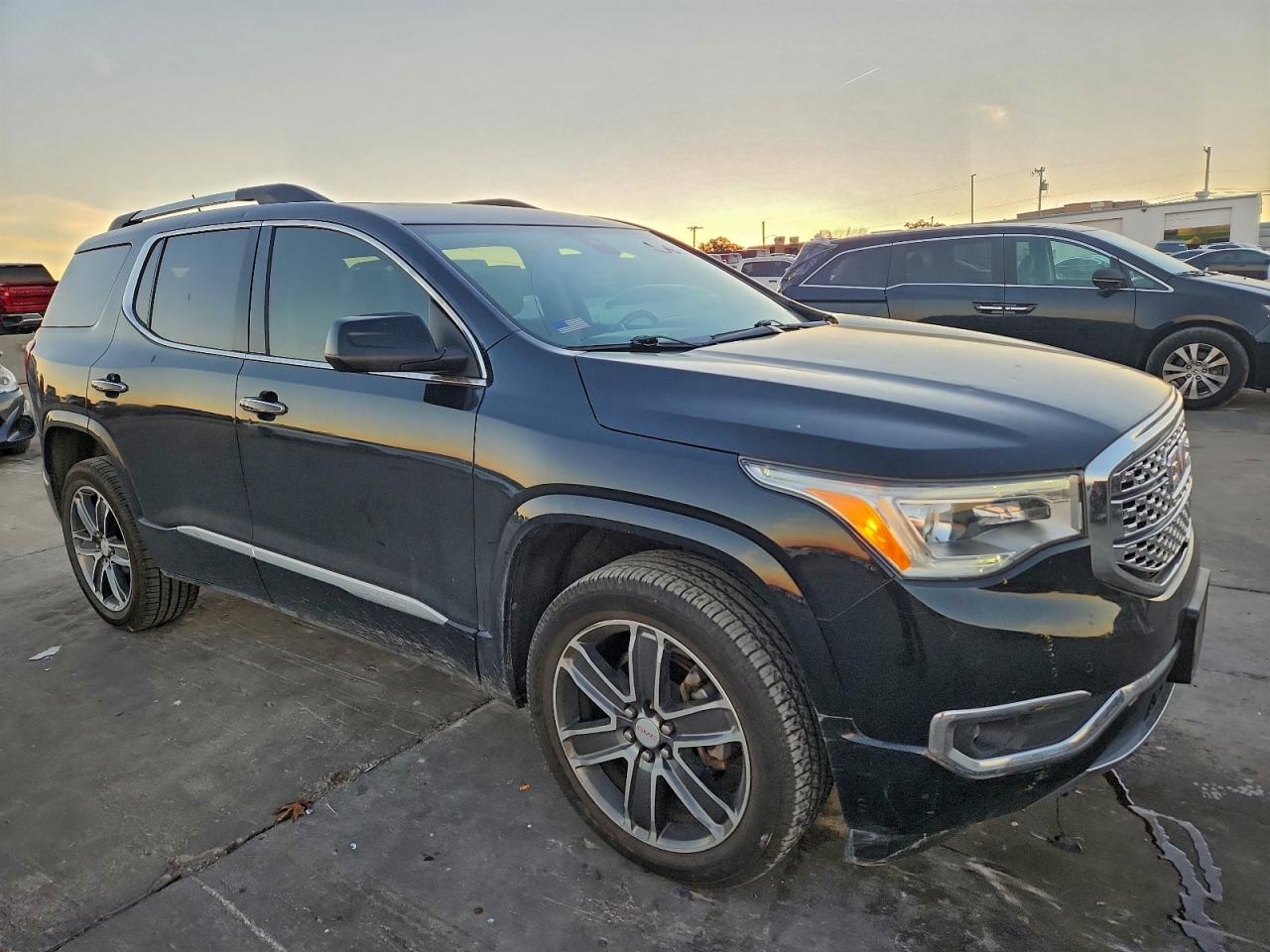 2019 GMC ACADIA DENALI photo 4