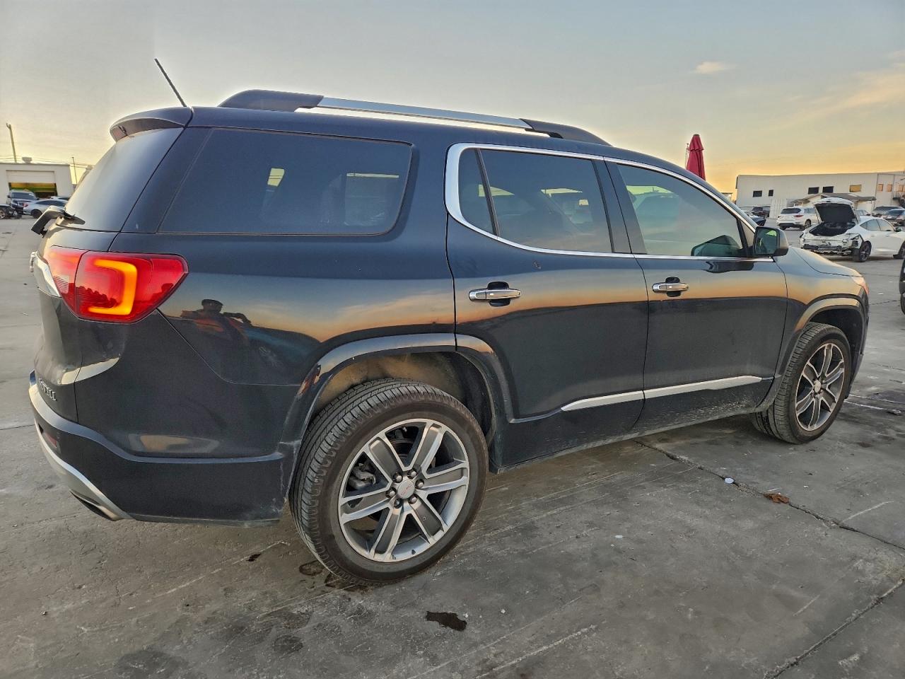 2019 GMC ACADIA DENALI photo 3