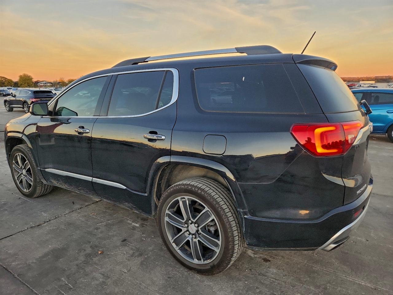 2019 GMC ACADIA DENALI photo 2